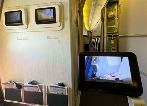 Cathay Pacific CX451 (CPA451) NRT to TPE, TPE to HKG.